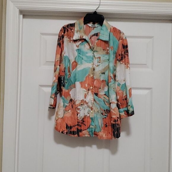 Alia Petites woman multi color 3/4 sleeve top - Picture 1 of 9
